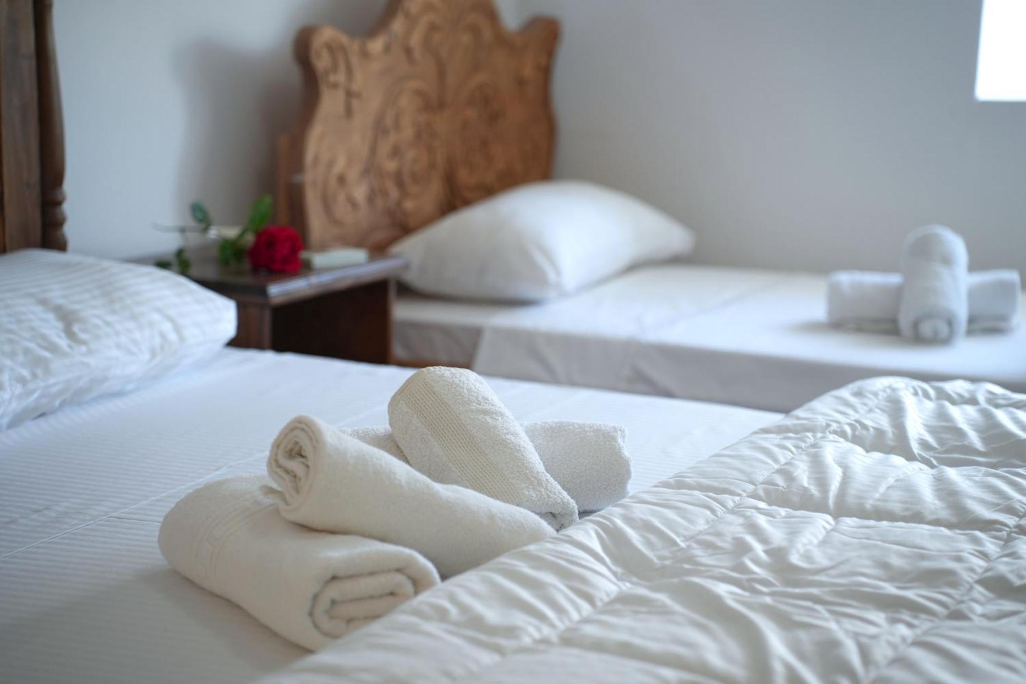 Guri Guesthouse จีโรคาสเตอร์ ภายนอก รูปภาพ