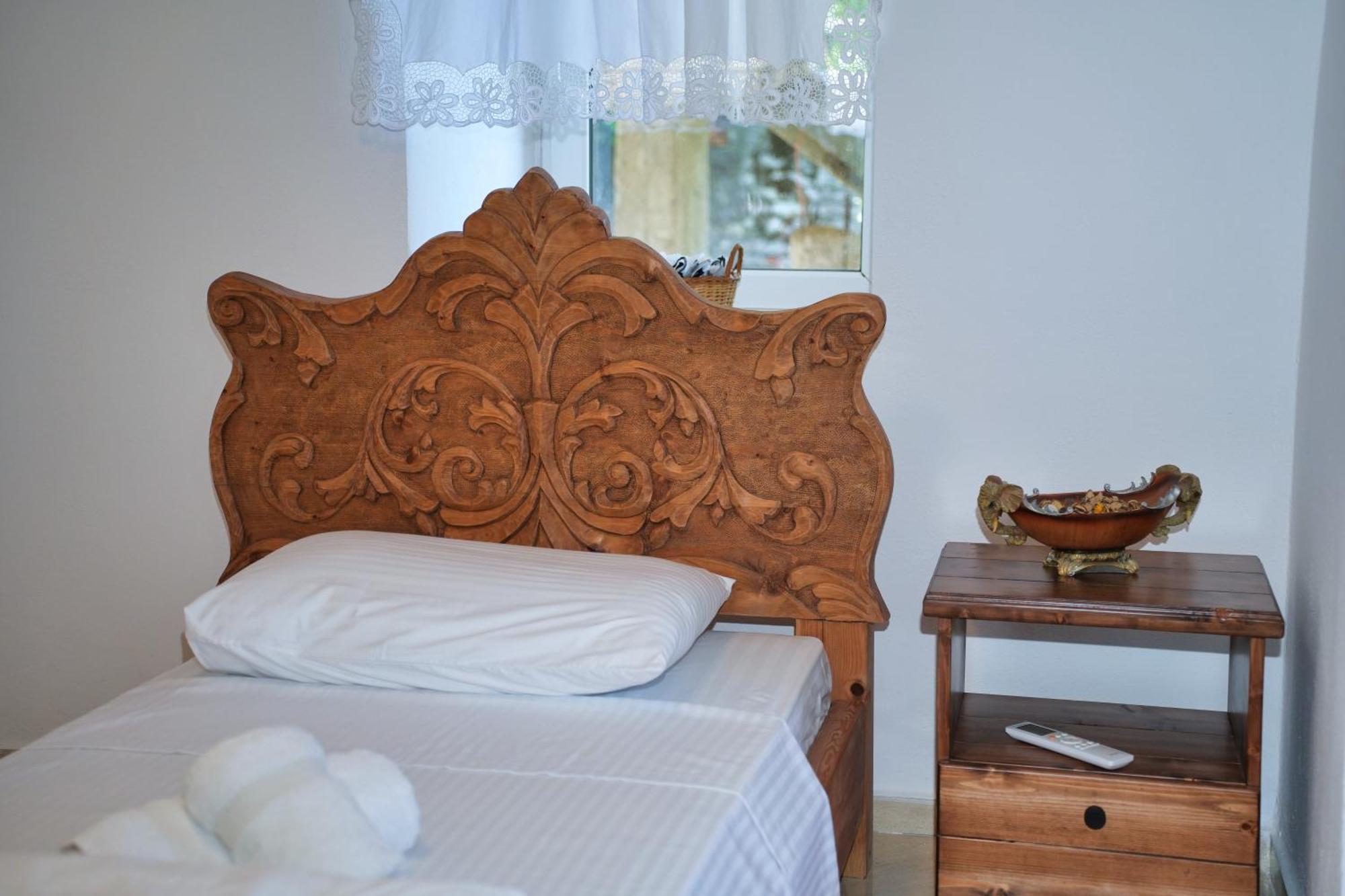Guri Guesthouse จีโรคาสเตอร์ ภายนอก รูปภาพ