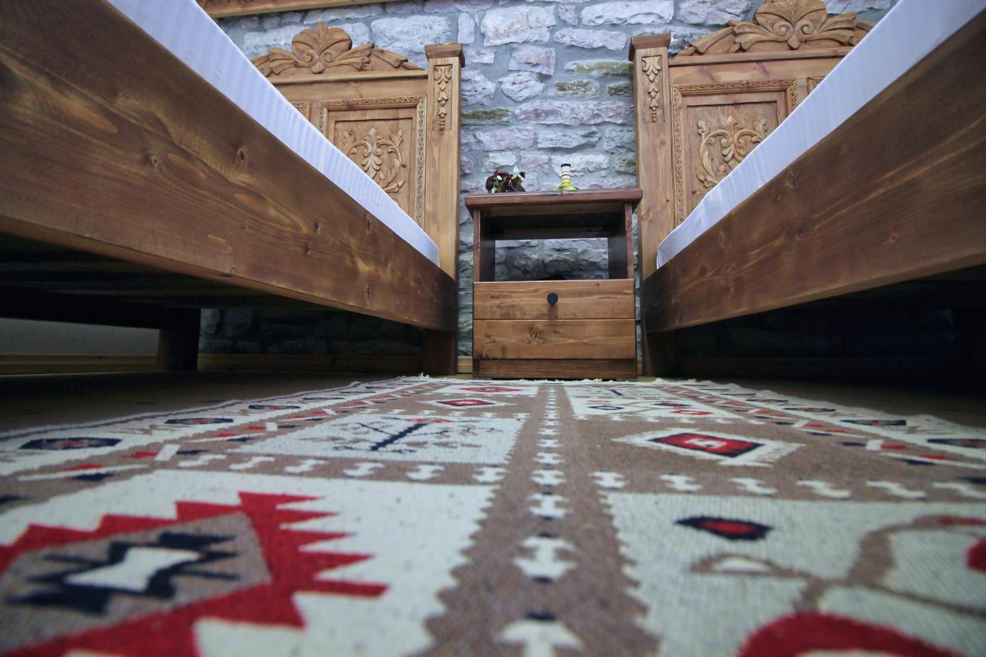 Guri Guesthouse จีโรคาสเตอร์ ภายนอก รูปภาพ